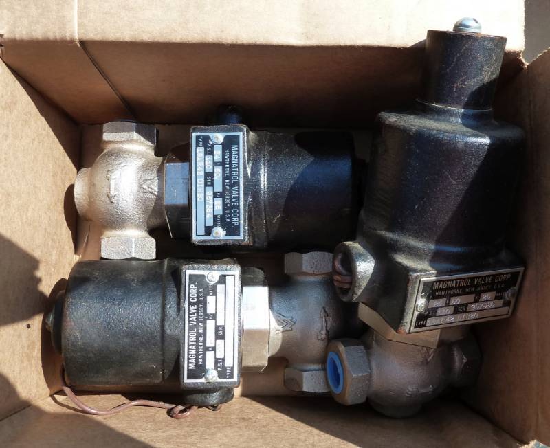 lot 88 image: 3 new old stock Magnatrol valves 110psi 24V 12 NPT