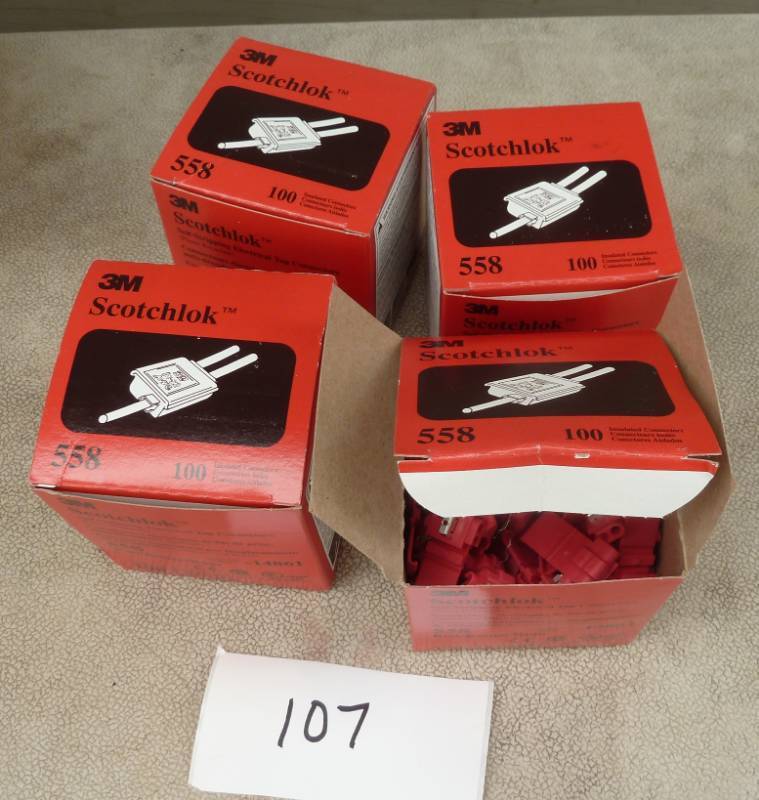 lot 107 image: Scotchlok 558 - 4 boxes of 100 - self stripping wire connector
