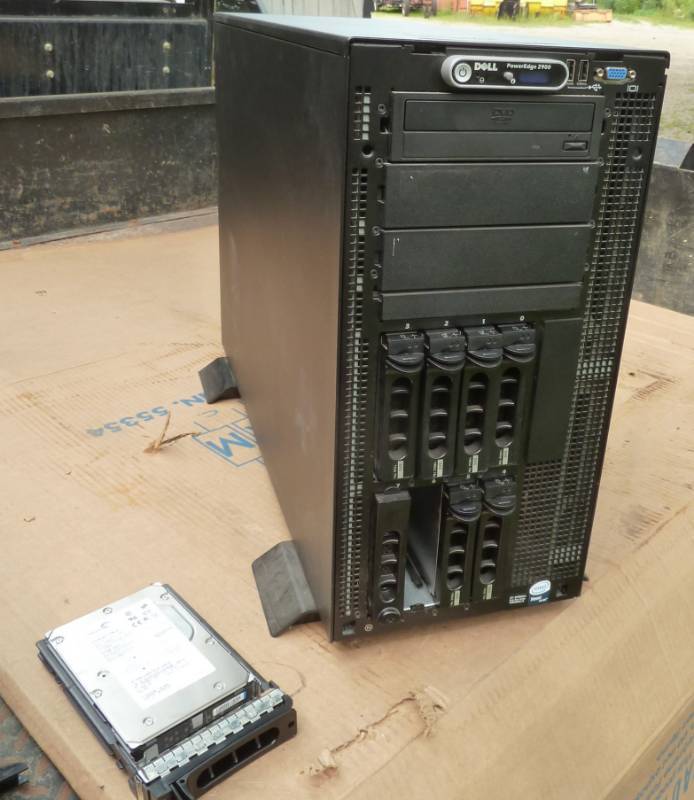 lot 109 image: Dell PowerEdge 2900 server with 8 Seagate Cheetah drives 15K.5  146gb