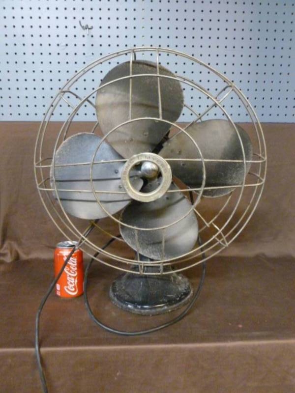 lot 13 image: Vintage Fan