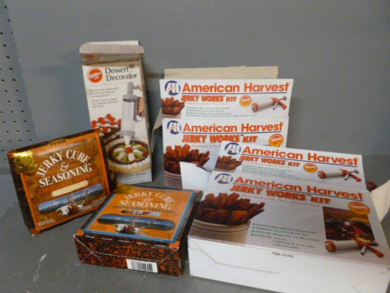 lot 19 image: Jerky Making Items