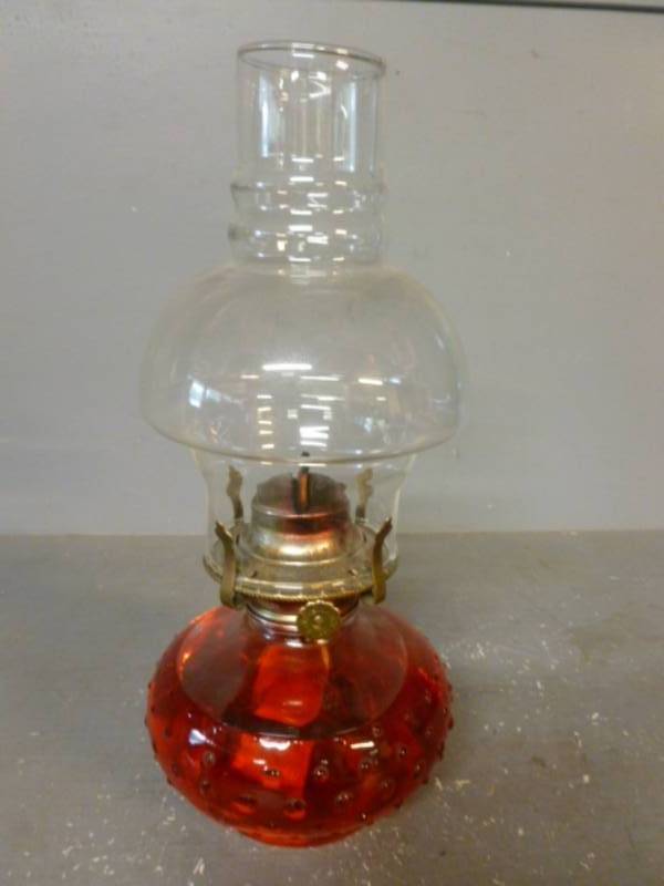 lot 39 image: Oil Lamp