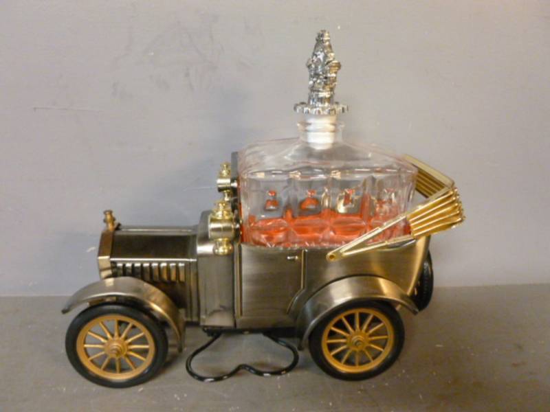 lot 43 image: Vintage Decanter