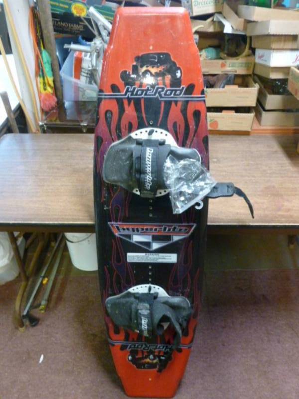 lot 71 image: Wake Board