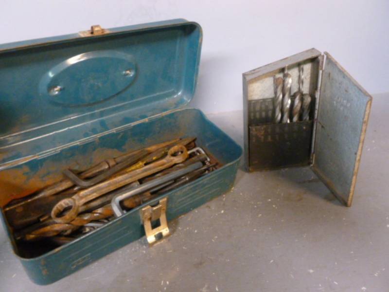 lot 99 image: Vintage Tool Box
