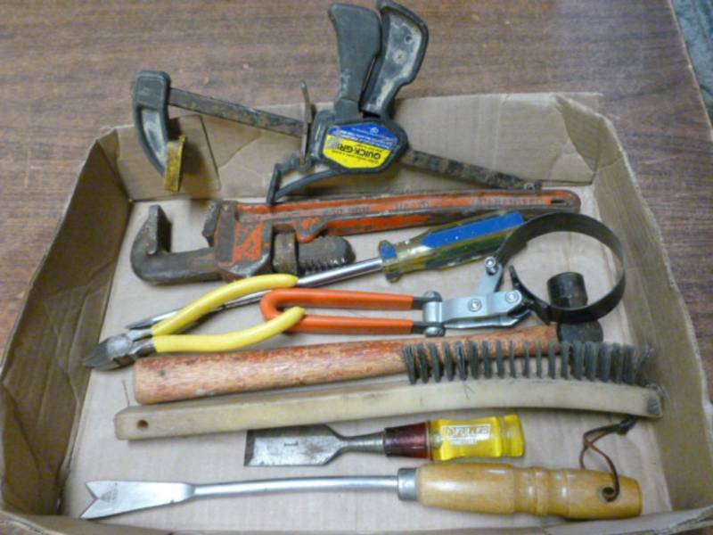 lot 100 image: Hand Tools