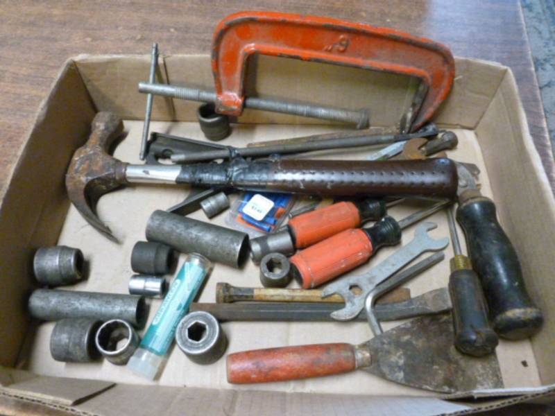 lot 105 image: Tools