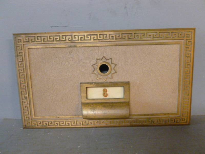 lot 110 image: Vintage