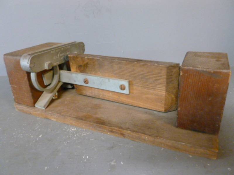lot 120 image: Vintage Salesman Sample