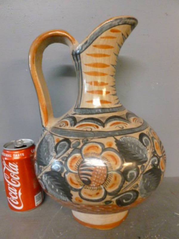 lot 142 image: Home Decorative