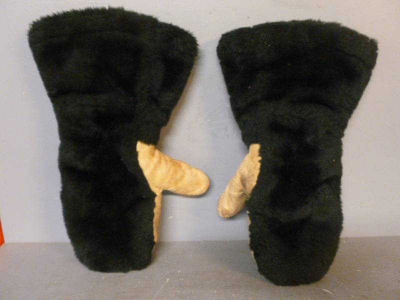 lot 159 image: Chopper Gloves