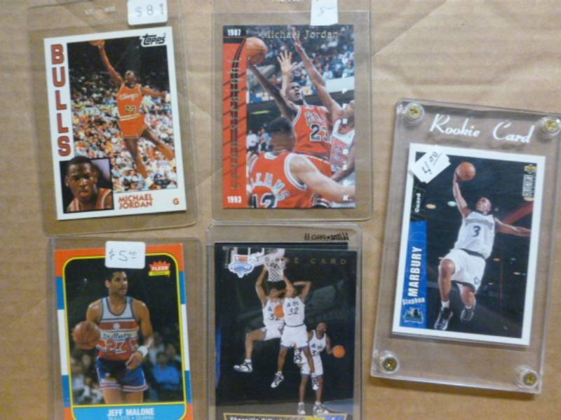 lot 213 image: Sports Cards