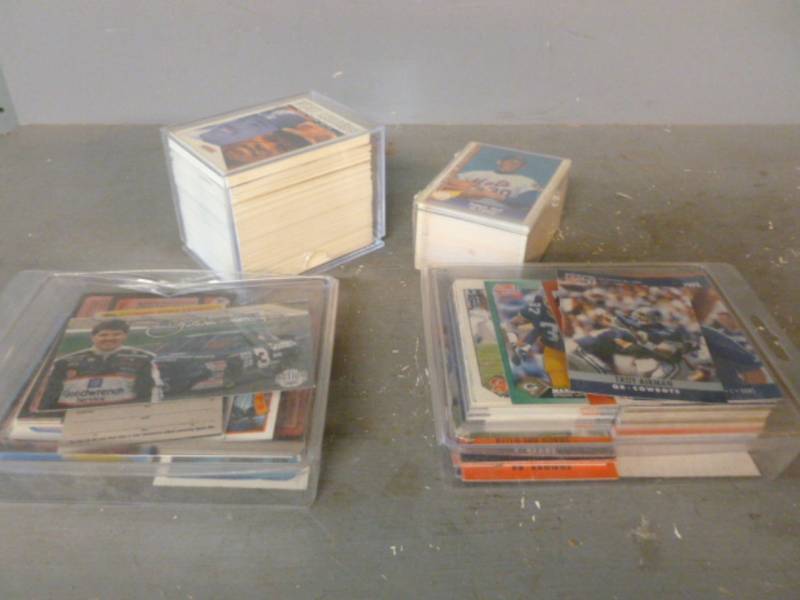 lot 220 image: Sports Cards