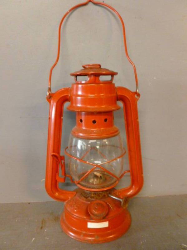 lot 250 image: Barn Lantern