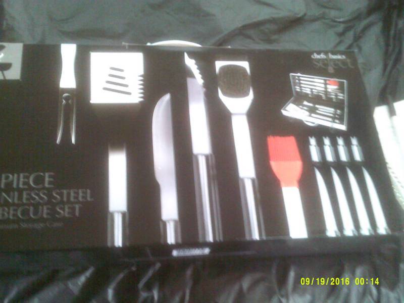 lot 4 image: 18 PC STAINLESS BARBEQUE SET