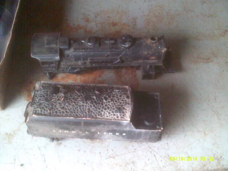 lot 15 image: 2 ANTIQUE  1 CAST IRON 1 METAL