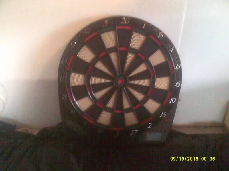 lot 18 image: ELECTRONIC DART BOARD