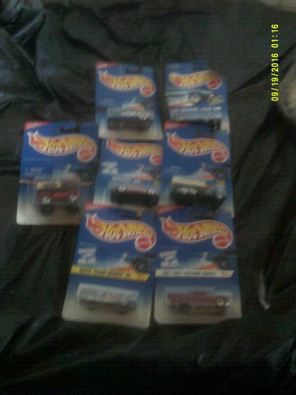 lot 24 image: HOT WHEELS