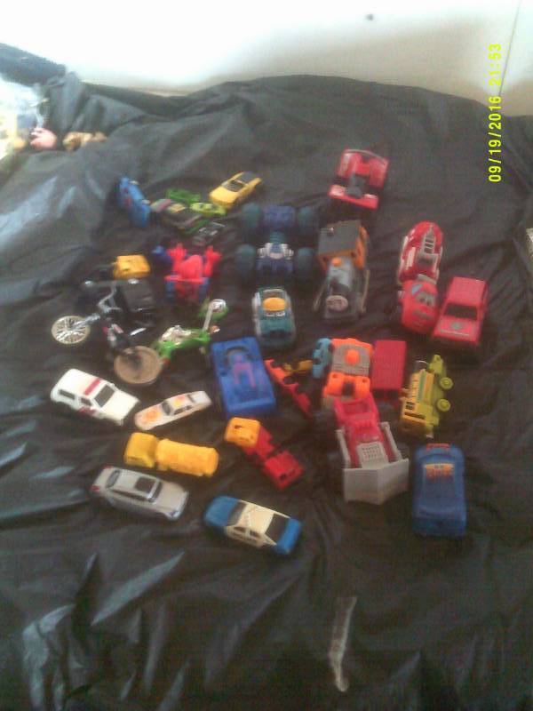 lot 30 image: CARS AND TRUCKS