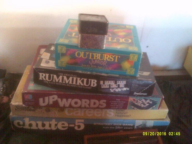 lot 35 image: BOARD AND DICE GAMES