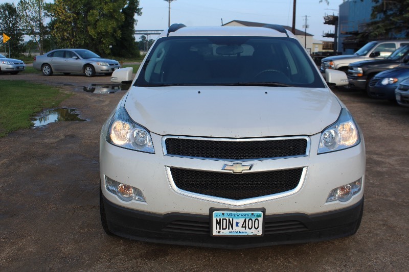 lot 2830 image: 2011 Chevrolet Traverse LT - 2 Owner - 137,157 Miles -