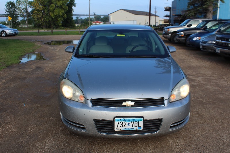 lot 2832 image: 2006 Chevrolet Impala LT