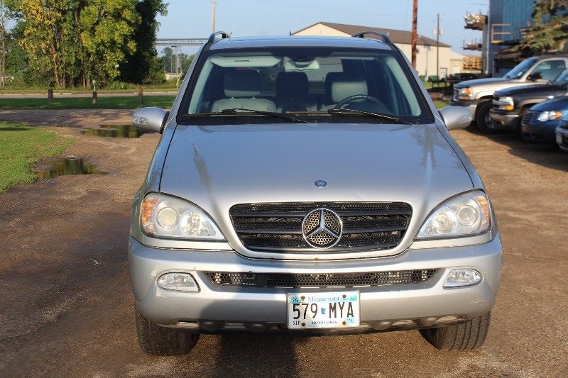 lot 2831 image: 2005 Mercedes-Benz M Class ML350 4Matic AWD