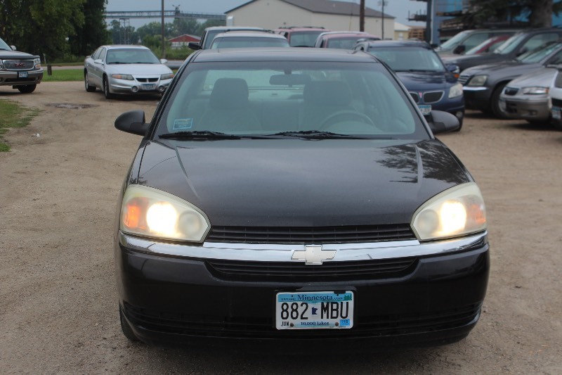 lot 2839 image: 2004 Chevrolet Malibu LS