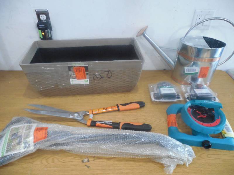 lot 22 image: ASSORTED TOOL LOT