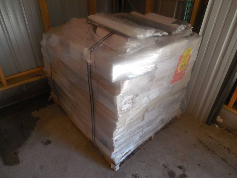 lot 37 image: HUGE PALLET LOT OF CERAMIC WALL & FLOOR TILE