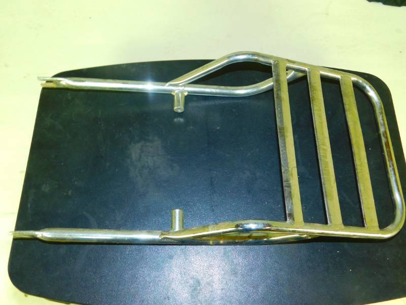 lot 11 image: Vintage Chrome Luggage Rack