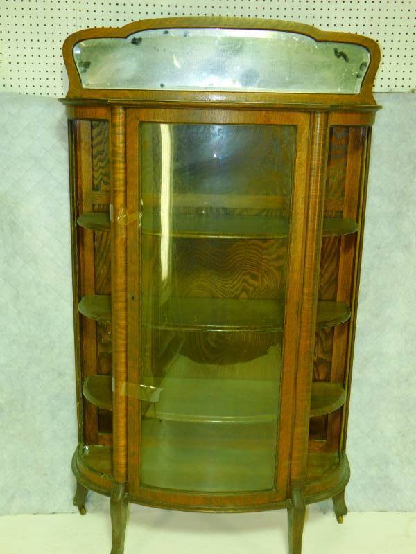 lot 12 image: Antique (Quarter Sawn-Tiger Oak) Curio Cabinet