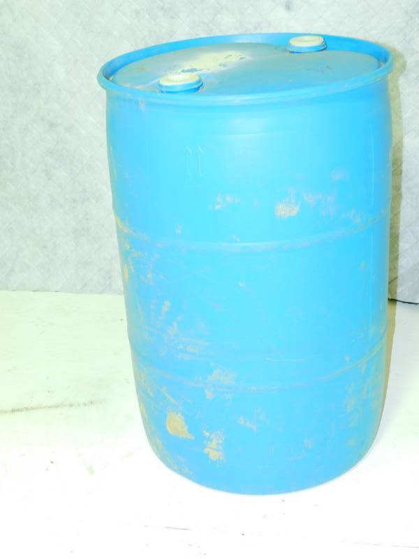 lot 20 image: Aqua Colored Rain Barrel