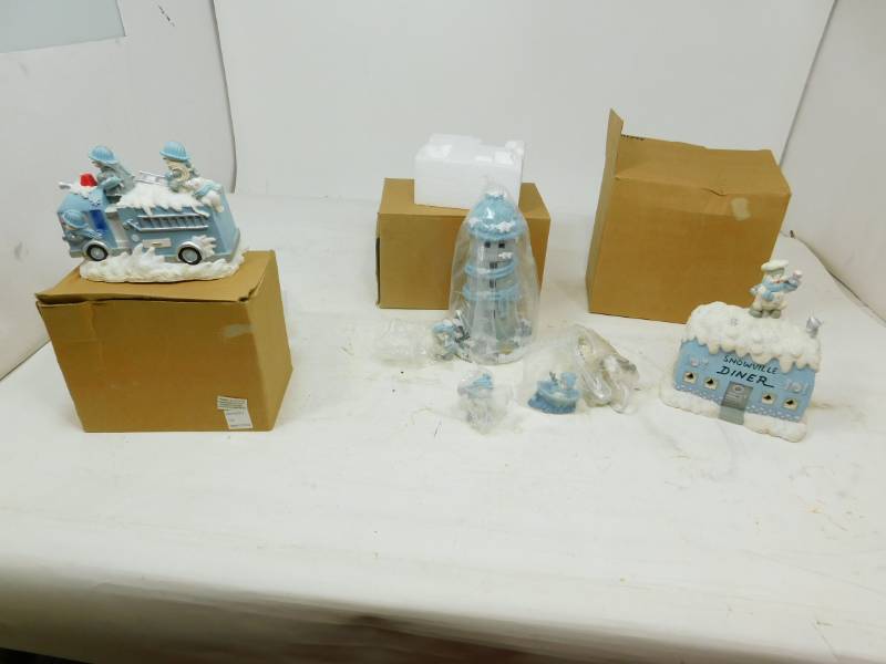 lot 84 image: Three Snowbuddies Collectibles