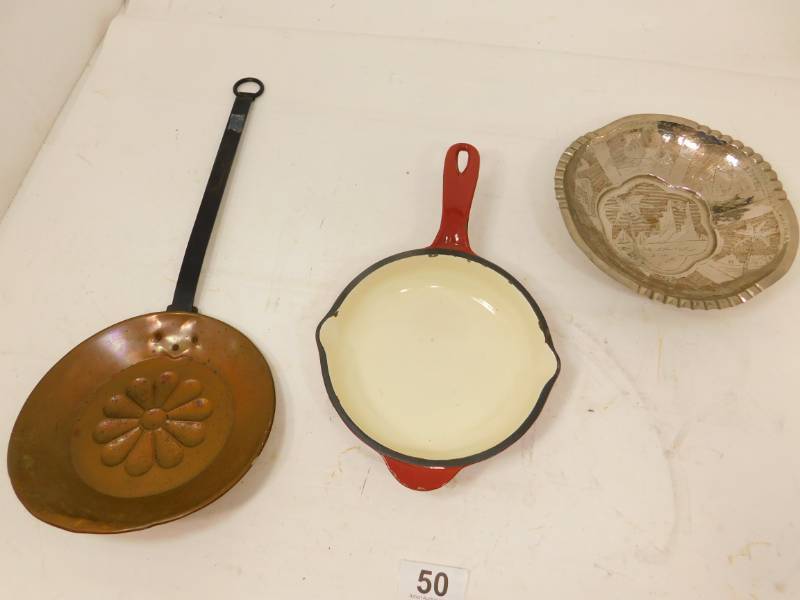 lot 50 image: Hanging Copper w Black Handle Decor & 9 12 Round Cast Iron Fry Pan & 11 Stainless Steel Serving Dish