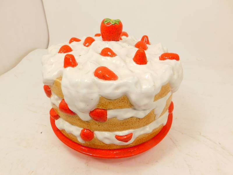 lot 51 image: Ceramic Layered Cake Carrier  (Bottom & Lid)