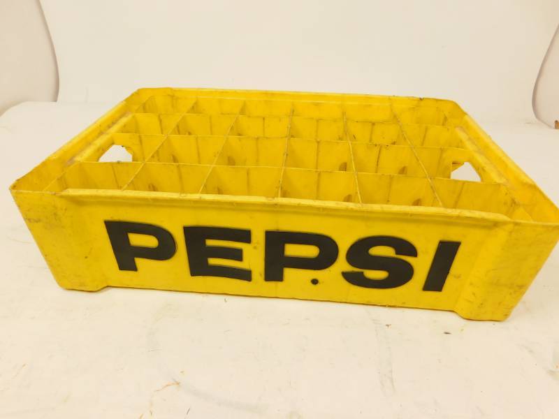 lot 54 image: Yellow PEPSI Case For Twelve Bottles