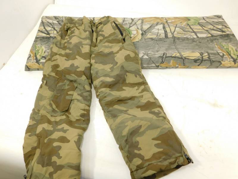 lot 107 image: Camouflaged Pad & A Childs Camouflaged Pants