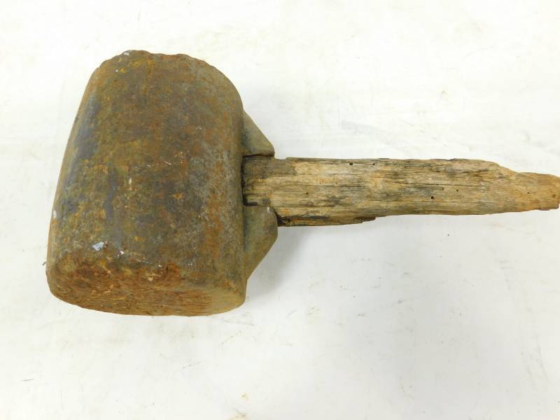 lot 115 image: AntiqueVintage Very Heavy Mellet