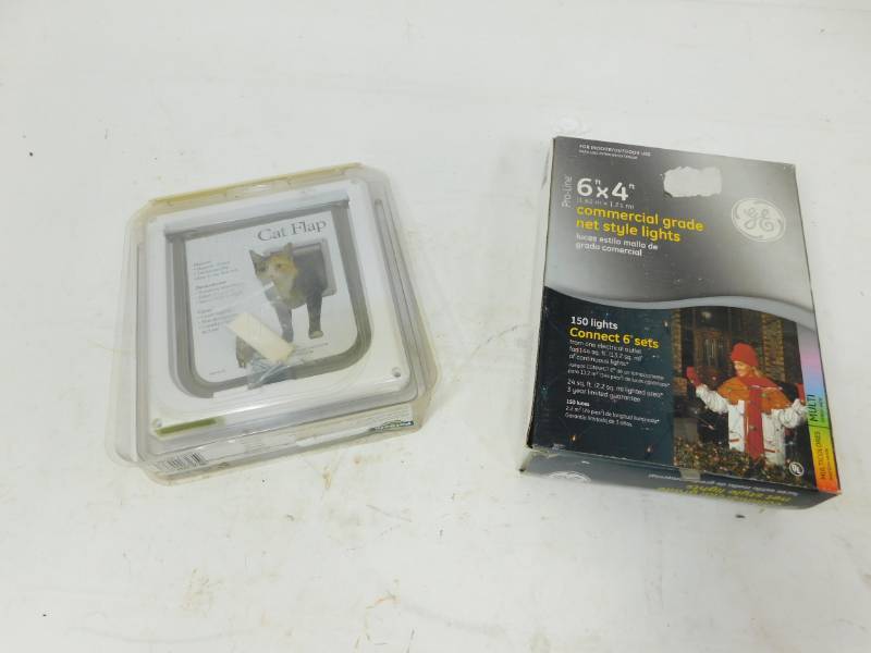lot 128 image: Proline 6  x  4 Commercial Grade Net Style Lights &  Petsafe Cat Flap