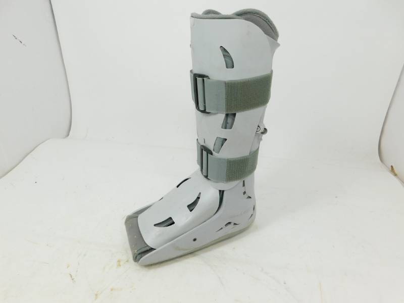 lot 129 image: Aircast XP Walker Boot