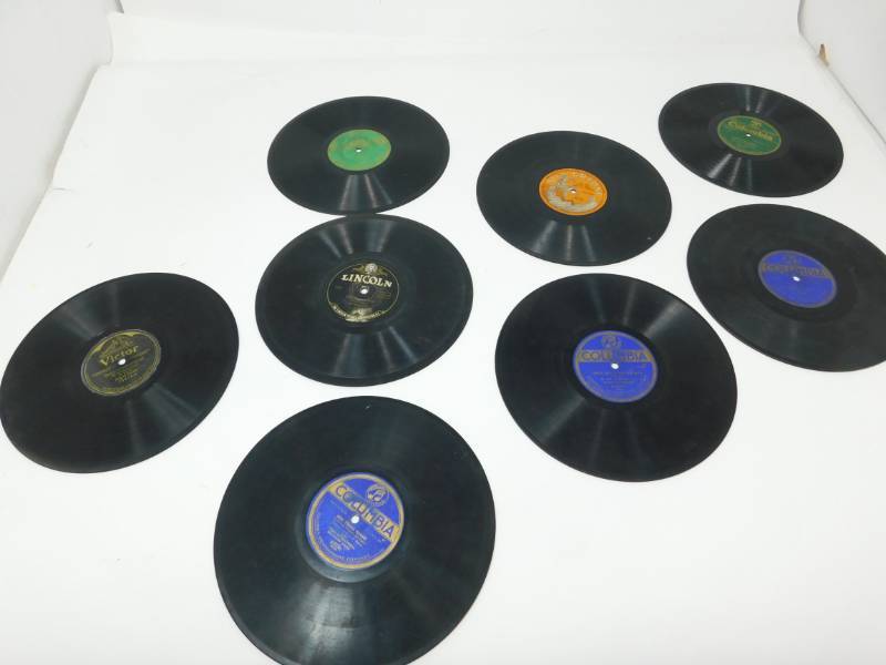 lot 139 image: Eight Vintage Records