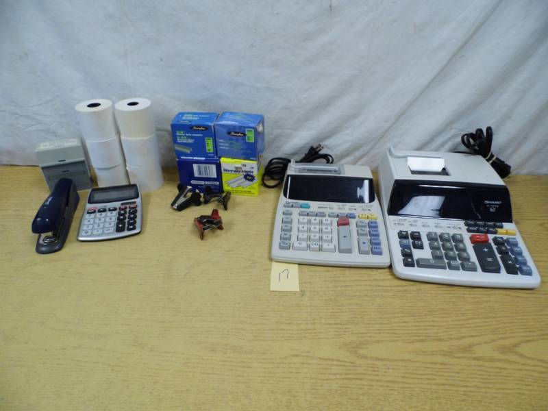 lot 17 image: Calculators w Paper