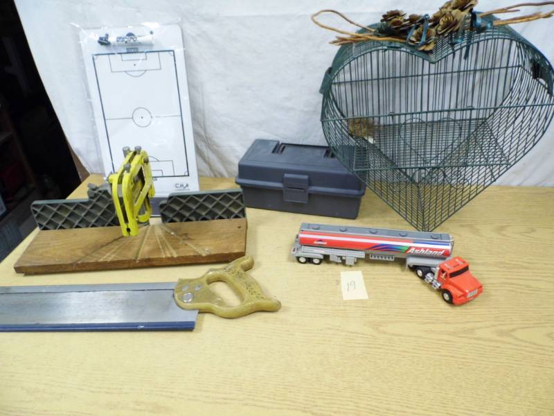 lot 19 image: Miter Saw - Truck - Metal Heart
