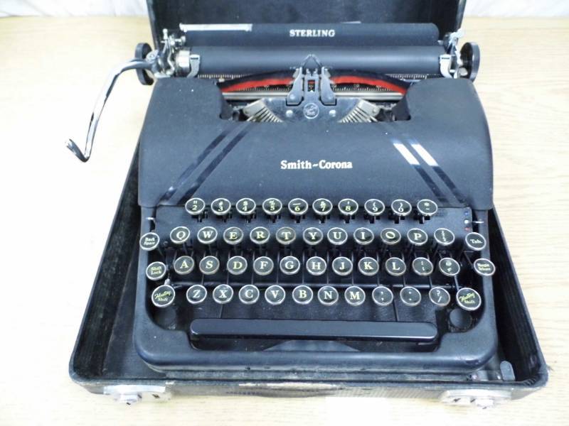 lot 24 image: Smith-Corona Typewriter