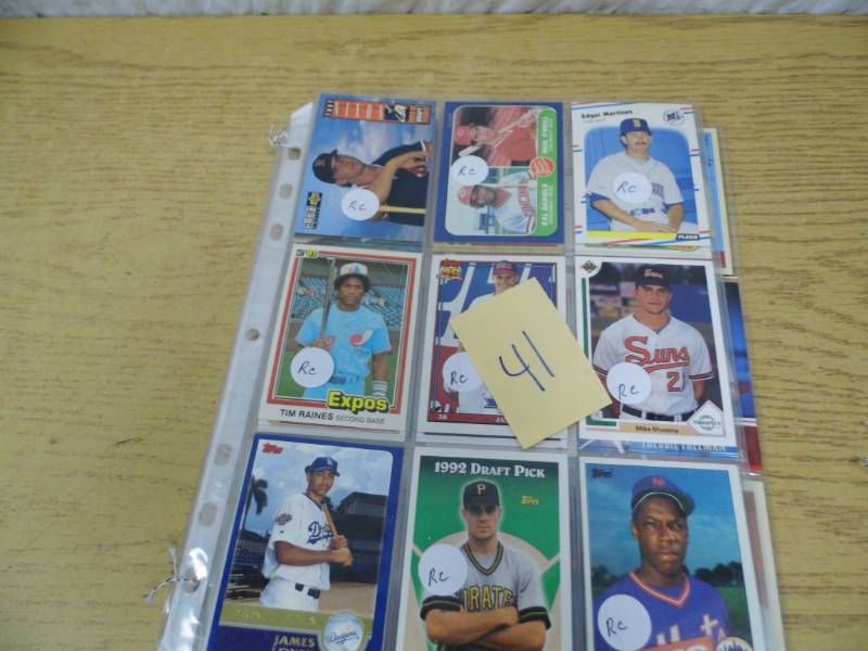 lot 41 image: 6 Pages of Assorted Sports Cards
