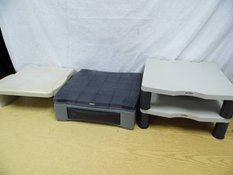 lot 46 image: Monitor Risers
