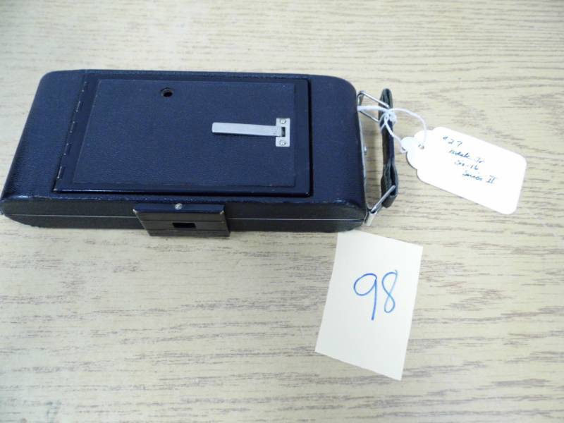 lot 98 image: Kodak Jr Six-16 Series II Camera