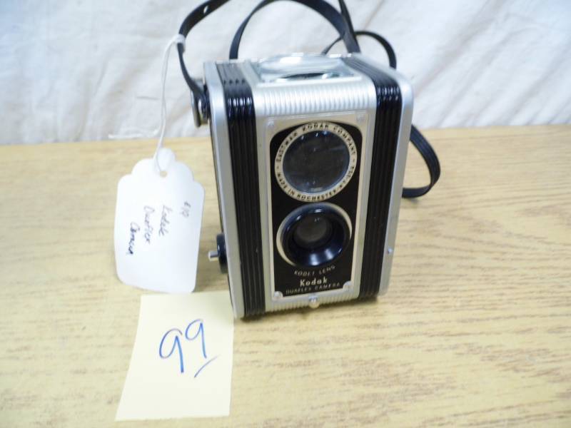 lot 99 image: Kodak DuoFlex Camera
