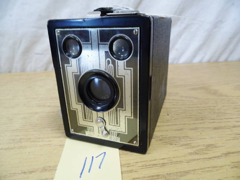 lot 117 image: Six-20 Brownie Camera